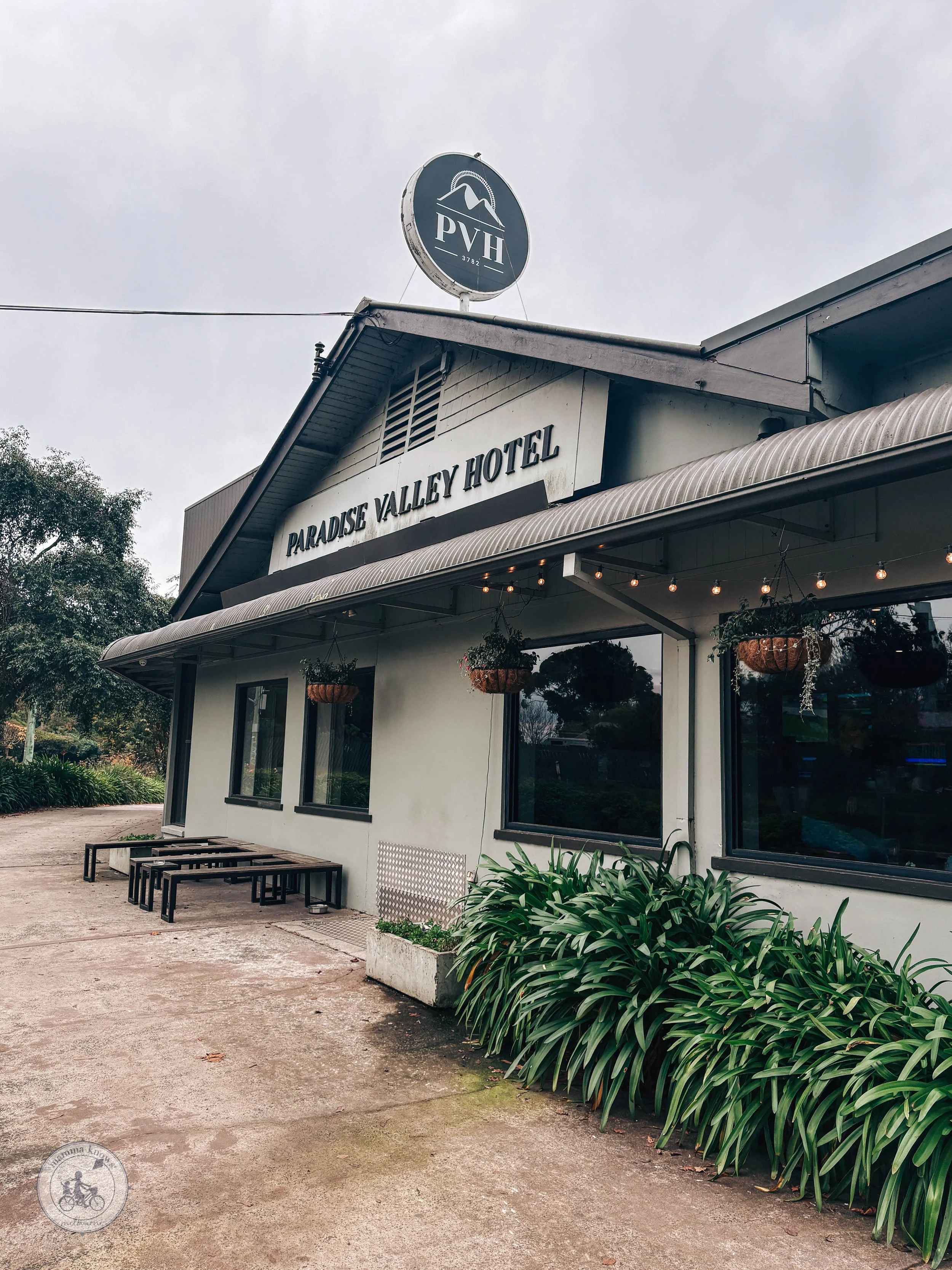 Paradise Valley Hotel, Clematis