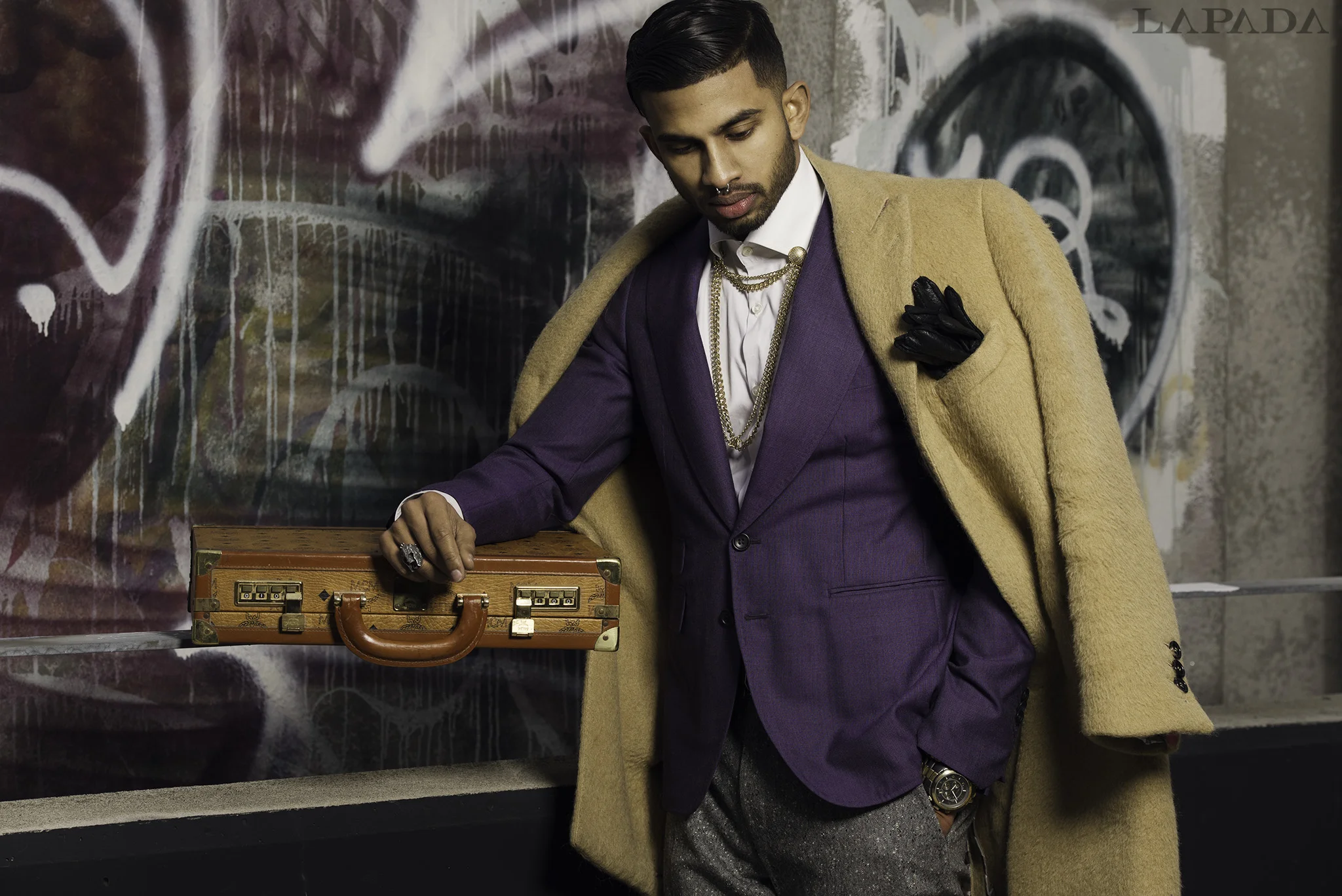 LAPADA Thad Purple suit suit case 0169.jpg