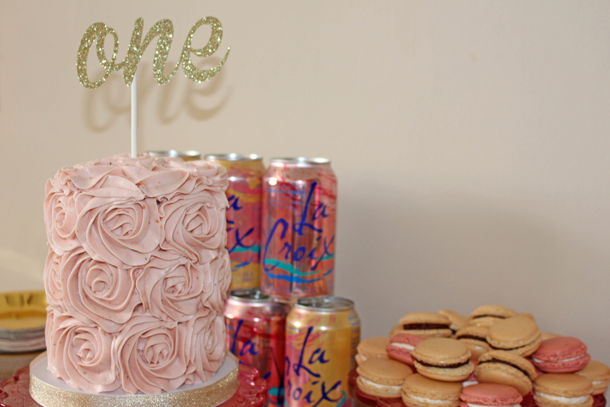 floral themed 1st birthday smash cake - "one" smash cake topper | Pish Posh Perfect