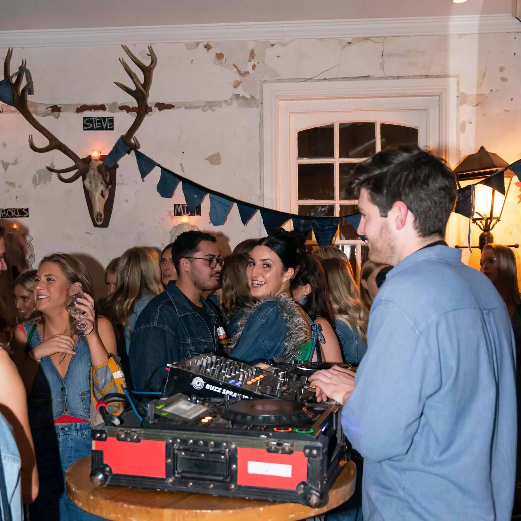 ==Denim Party Group2.jpg