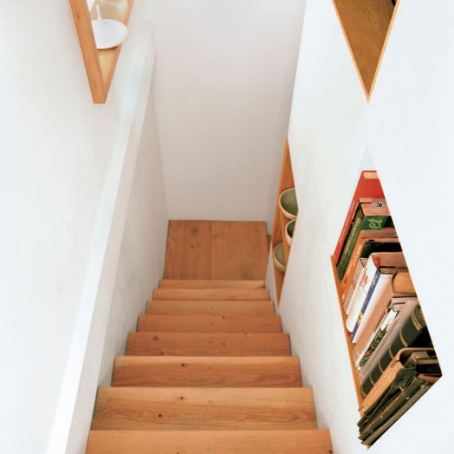 stonorov-house-built-in-shelves.jpg