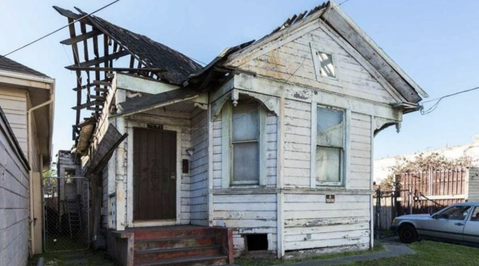 KSBW | Mar 2018 | Uninhabitable Oakland house hits market for $399,000