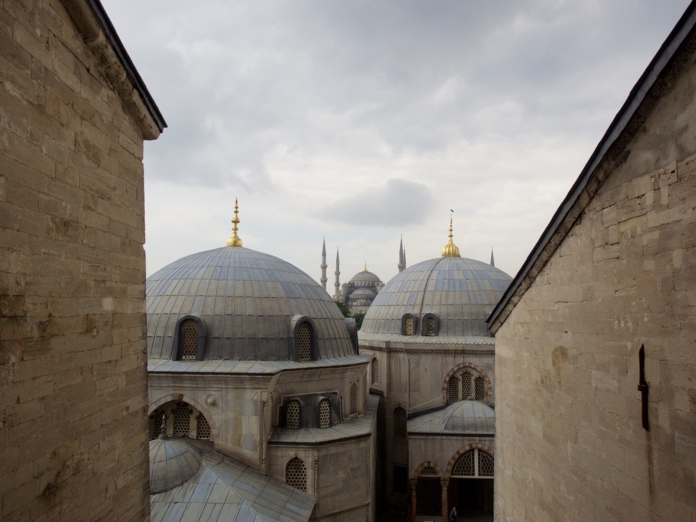  Inside the Haga Sophia, looking towards the Blue Mosque. 