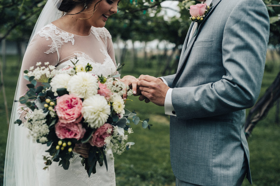 A surprise wedding band stuns the bride during the first meet