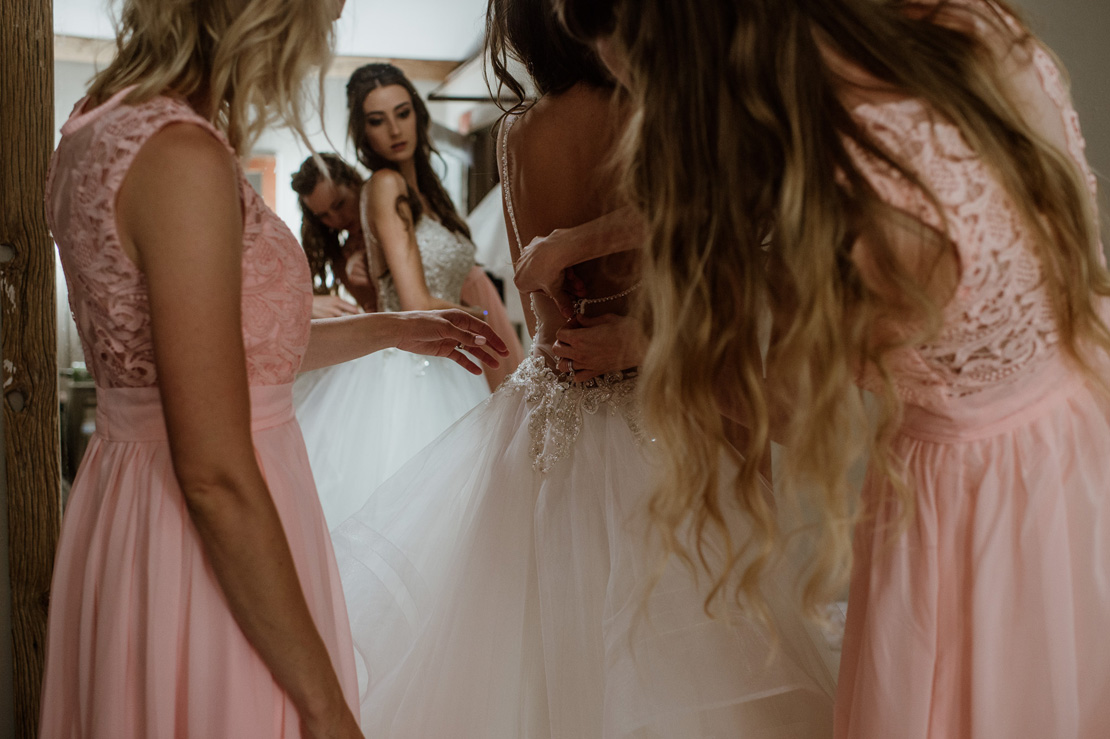 Alex and Jill's Barnes Place Wedding | Des Moines Wedding Photog