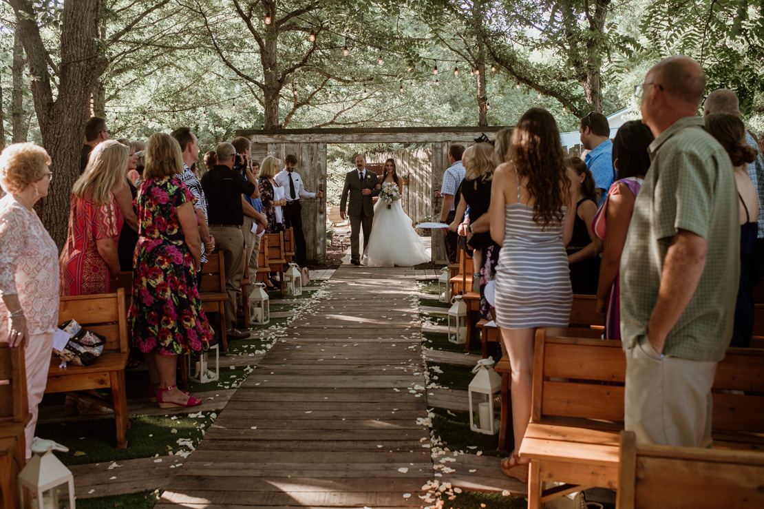 Alex and Jill's Barnes Place Wedding | Des Moines Wedding Photog