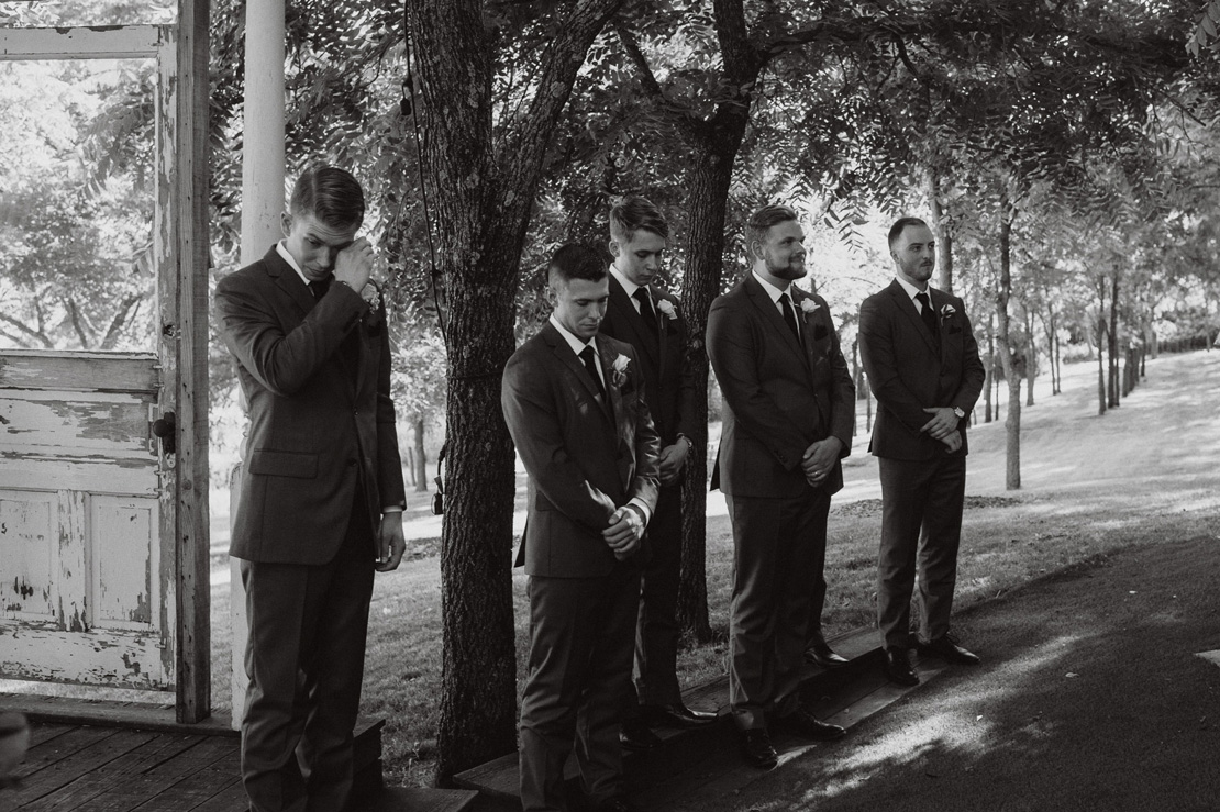Alex and Jill's Barnes Place Wedding | Des Moines Wedding Photog