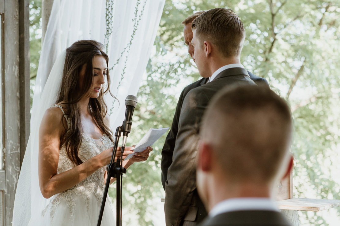 Alex and Jill's Barnes Place Wedding | Des Moines Wedding Photog
