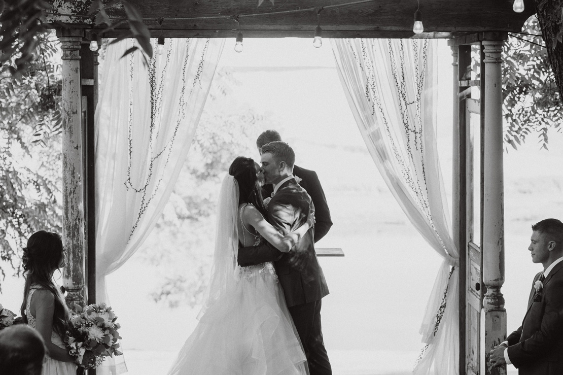 Alex and Jill's Barnes Place Wedding | Des Moines Wedding Photog