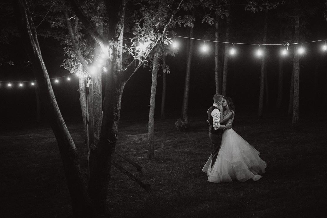 Alex and Jill's Barnes Place Wedding | Des Moines Wedding Photog