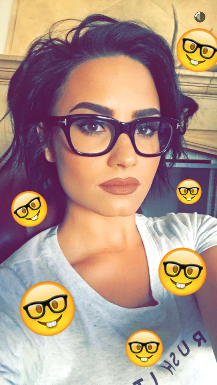 Sorry, she's been looking so fine in her Snap stories lately that I had to end with a 2016 picture of Demi not dressed bizarrely.