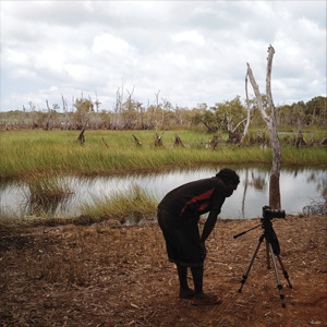 4 The Mulka Project: The whole picture: Wukun Wanambi with Henry Skerritt Images courtesy and © The Mulka Project, Yirrkala