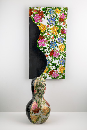 5 Janet DeBoos: Hybrid and borderless: Grace Cochrane Janet DeBoos, Qing shadows , 2014, from ‘Qing resonances’ series; porcellaneous stoneware, black underglaze, sgraffito decoration, clear glaze, overglaze stock decals; Chinese porcelain tile, black underglaze, overglaze stock decals; plaque 59.5 x 31 x 2cm; vase 36.5 x 12cm (diameter); photo: Art Atelier Photography
