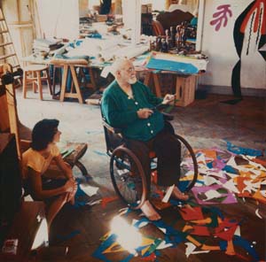 10 Floating with form: Matisse’s cut-outs at the Tate: ANNE-MARIE JEAN Henri Matisse (1869 -1964); image courtesy Tate Modern, London; photo: Lydia Delectorskaya. © Succession Henri Matiss