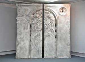 13 Down the Rabbit Hole: reorienting contemporary art practice: BETH JACKSON Addis (Adis) Fejzić, Bosnian Triumphal Gate , 2013, polystyrene, adhesives, sand, plaster, 25 x 24 x 60cm; installation view, Down the Rabbit Hole , 2013; image courtesy the artist