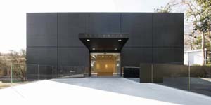 3 A room of one’s own: Australia’s new pavilion in Venice: Michael Fitzgerald Australian Pavilion entry, southern elevation; image courtesy the Australia Council for the Arts. photo: John Gollings