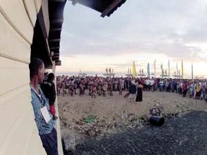 1 Spirit of the Solomons: 11th Festival of Pacific Arts: SUSAN COCHRANE The fleet of vaka moana and tomoko arriving at dawn ceremony, Ramanda Beach, Honiara, for the opening of the 11th Festival of Pacific Arts, Solomon Islands; photo: Jenny Fraser