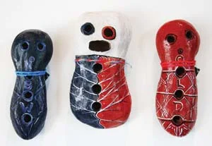 3 Girringun Aboriginal Art Centre: reinvigorating rainforest traditions: KATRI,NA CHAPMAN Daniel Beeron, State of Origin Bagu , 2011, ceramic and mixed media; currently showing in the 2011 Indigenous Ceramic Award, Shepparton Art Museum, 8 Feb to 22 April 2012; image courtesy the artist; and Girringun Aboriginal Art Centre, Cardwell