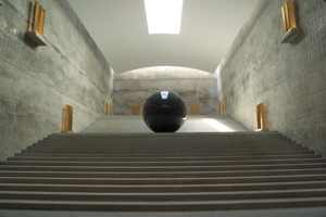 5 Benesse: silences in Japan: PATRICK HUTCHINGS Walter De Maria, Time/Timeless/No Time , 2004, installation view. Photograph by Michael Kellough