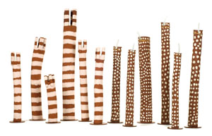 1 CIAF in focus: LOUISE MARTIN-CHEW & MICHAEL SNELLING Ron Yunkaporta, Thuuth Thaa’munth (Law Poles) , 2006, ochres with acrylic binder on cottontree wood, bush string, ibis feathers, various dimensions. Image courtesy the artist and Wik and Kugu Art Centre, Aurukun, North Queensland; the Queensland Indigenous Arts Marketing and Export Agency (QIAMEA), Queensland, Australia. Collection: Aboriginal Art Museum Utrecht, The Netherlands