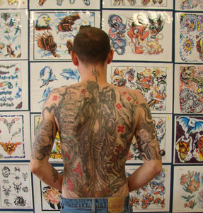 9 Goulburn aGOG: JAN JONES David Carta, Darren - TATTOO ART, from the exhibitions Tattoo Parlour/Body Art and Show us your Tatts by David Carta, part of GRAG’s biennial Easter 2009 Show which coincided with the Australian Street Nationals ‘hot rod’ event. Image courtesy Goulburn Regional Art Gallery and Wicked Ink Tattoo Studio