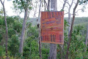 3 Reasserting customary Indigenous Australian and Asian inheritance through contemporary printmaking: JOANNA BARRKMAN Reproduction of crayon drawing by Gumuk Gumana (1947) in Garma Festival’s Gapan Gallery (2008), Gulkula NT. Photograph courtesy artist, Buku-Larrŋgay Mulka and Yothu Yindi Foundation