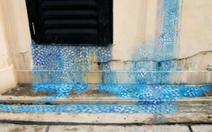 6 The Singapore Biennale 2006: Belief: GINA FAIRLEY mran Qureshi, Wuzu 2, 2006, painting installation, at Masjid Sultan, Singapore Biennale 2006 (detail). Photo: courtesy of Gina Fairley 7 Getting to know the Latin neighbours: The South Project: KEVIN MURRAY 8 Book review: CLIVE FARO Jill Julius Matthews, Dance Hall and Picture Palace: Sydney’s romance with modernity
