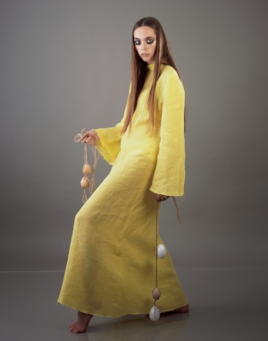 11 yvonne todd's twin genres: perfect portraits and spontaneous still lifes: lucy jackson, wellington Yvonne Todd, E gg-Self , 2018, type-C print from 8x10 transparency film, 150 x 118cm, edition of 3 + 1 AP; image courtesy the artist