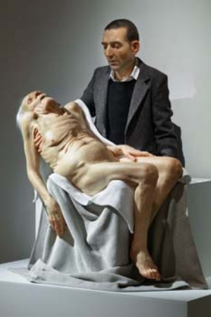 8 Transcendence in Sam Jinks’s Still Life: Pietà JACQUI DURRANT Sam Jinks, Still Life, Pietà , 2007, mixed media, silicon, fibreglass, human hair. Courtesy the artist and Boutwell Draper Gallery, Sydney