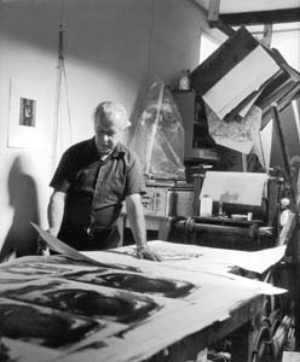 10 Grahame King 1915 to 2008: SASHA GRISHIN Grahame King in his Studio (detail). Photography by Richard Beck