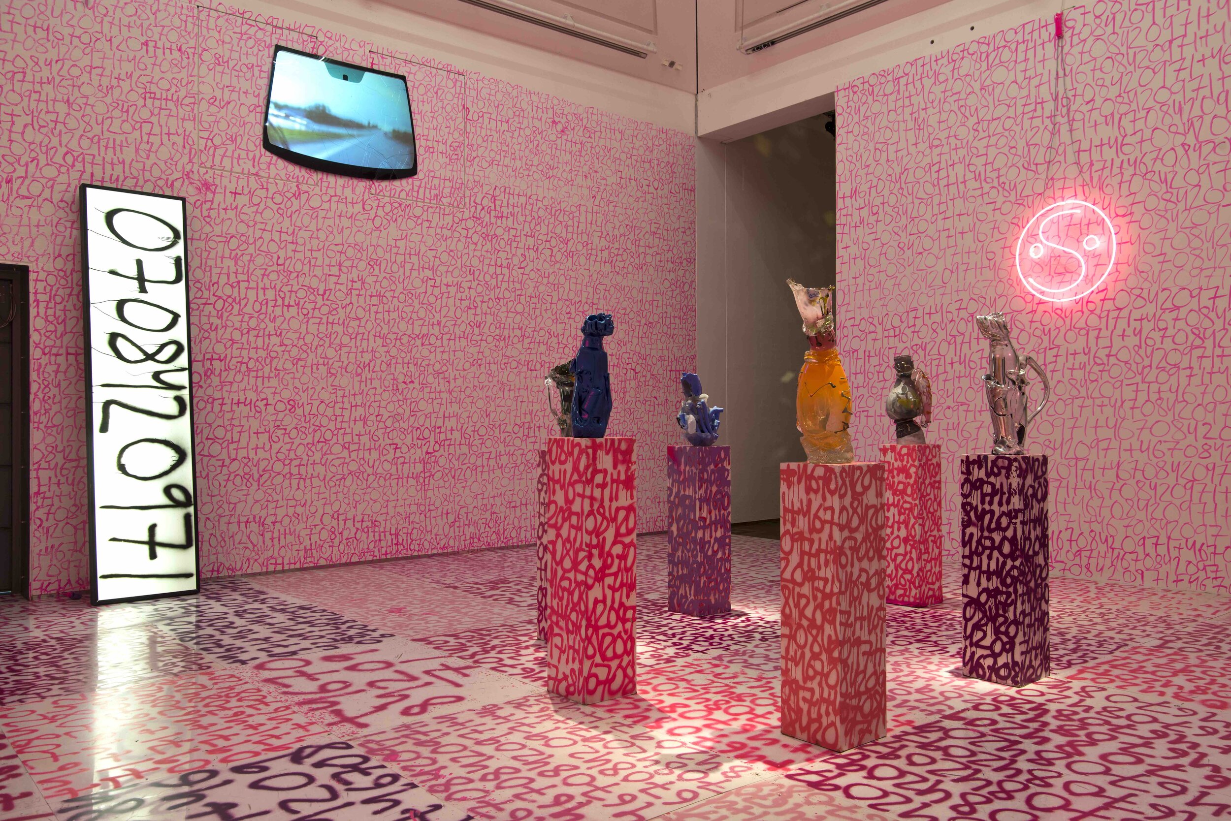 4 noiseless currents, strong and deep: ‘new glass now’: nola anderson,  corning    Fredrik Nielsen,  I was here , 2017, mixed-media installation; image courtesy Dunkers Kulturhus, Helsingborg