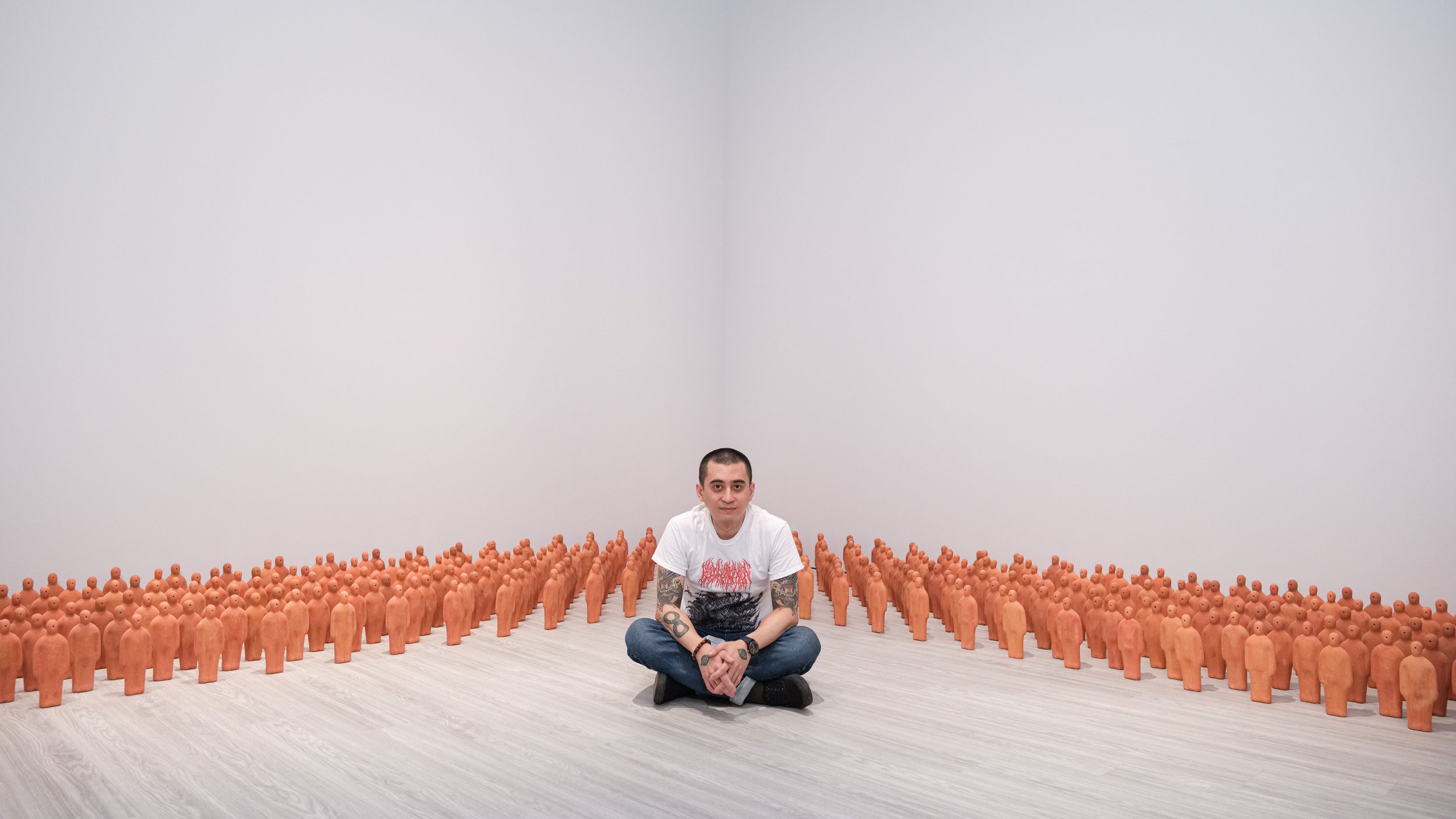 Albert Yonathan Setyawan,  Capturing Silence , 2019, installation view, ‘Speaking in Tongues’, Mind Set Art Centre, Taipei, 2022; terracotta, slip-casting, 25 x 9 x 4cm (480 pieces); courtesy Mind Set Art Centre, Taipei; photo: Zhu Chi-Hong 