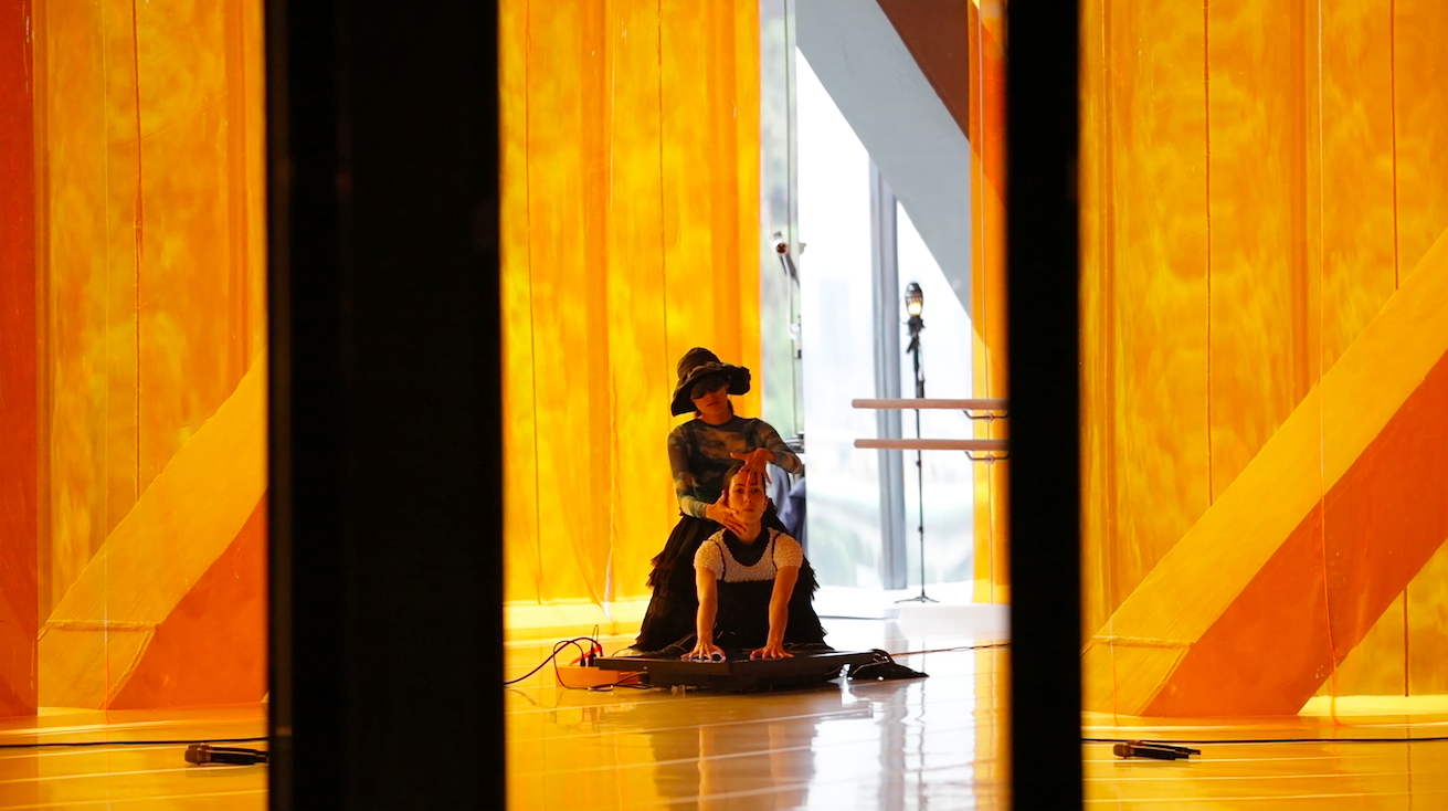  Angela Goh and Su Yu Hsin,  Paeonia Drive , performance documentation, Taipei Performing Arts Centre (TPAC), 2022; courtesy the artists and TPAC; photo: Yuro Huang 