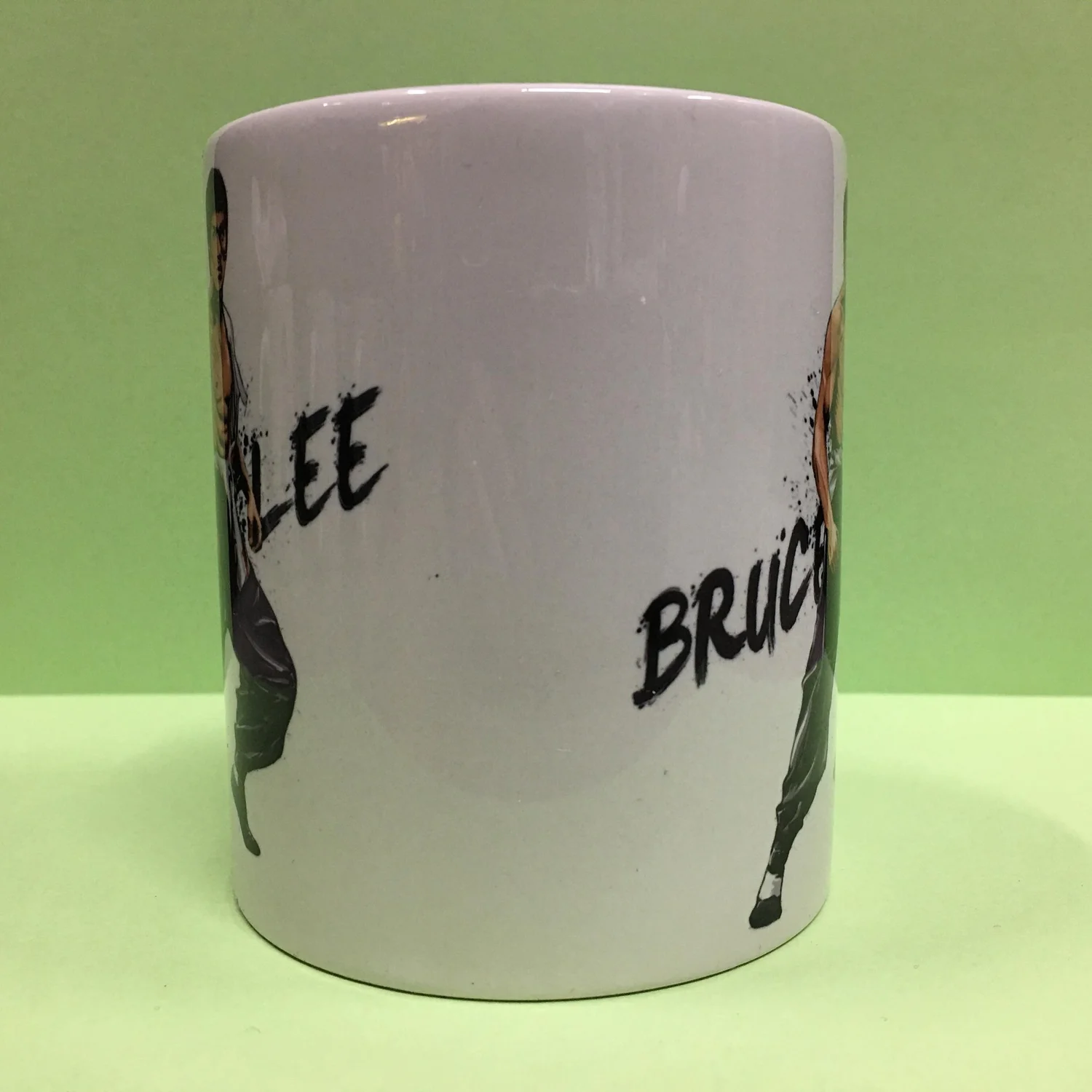 12 oz plastic cup Flexi Grip 12 oz Round Frosted Plastic Cup - 3 1/4" x 3 1/4" x 4 1/4"