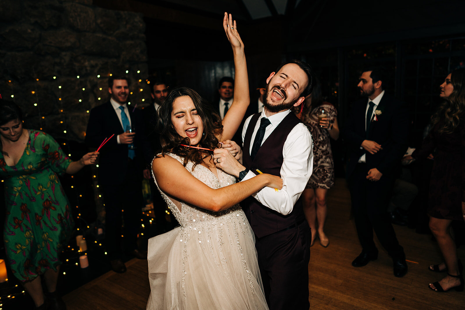 sarah+andrew-dancing-29_websize.jpg