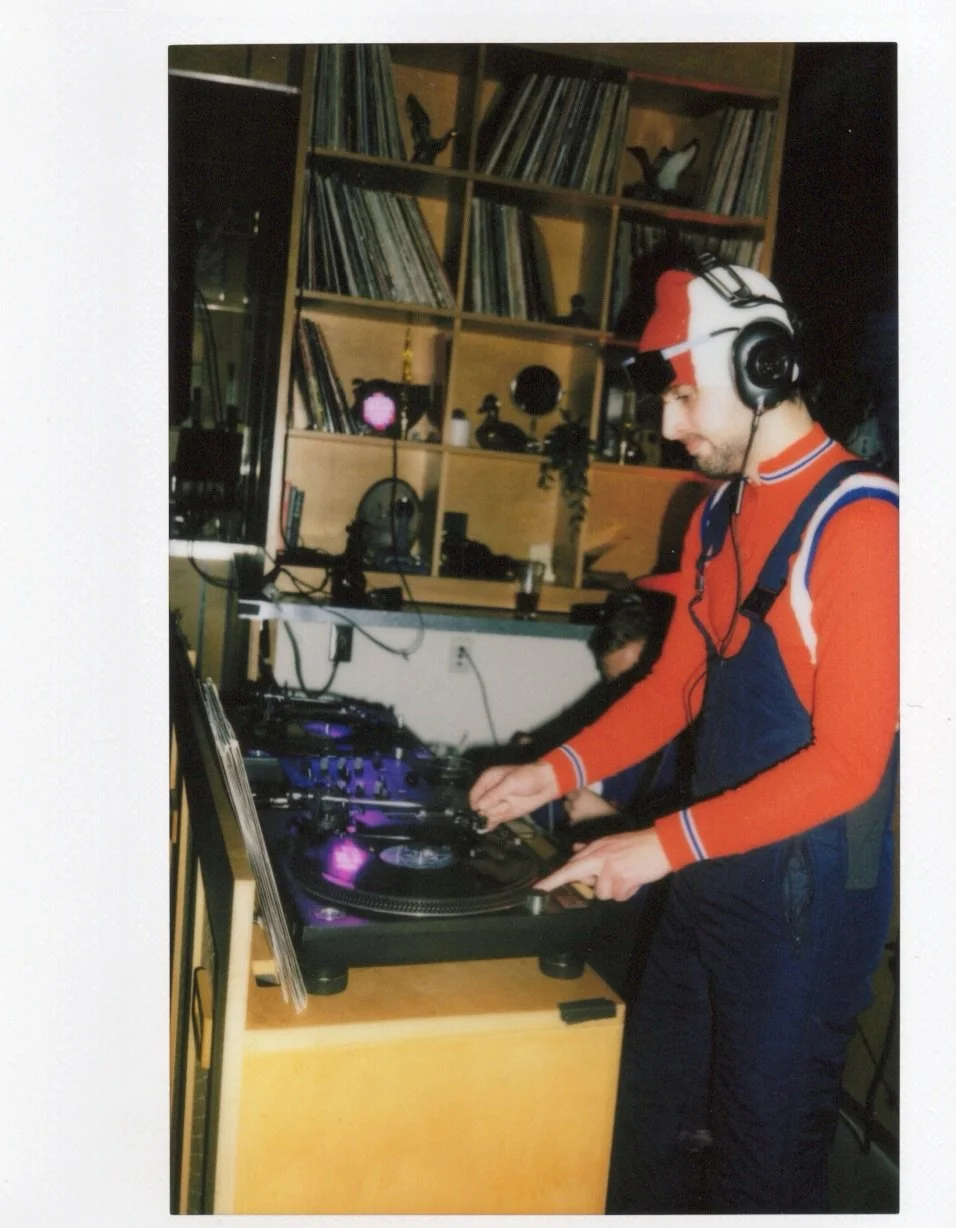 There&rsquo;s something about analog✨

Maybe that&rsquo;s why our parents look so cool in those old photos from their golden days. Film has a feeling that digital just can&rsquo;t fake. Kind of like the difference between a record playing and Apple M