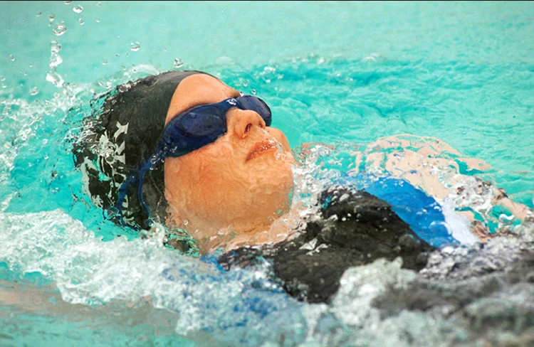  Swimming action photography by Kris Reichl 