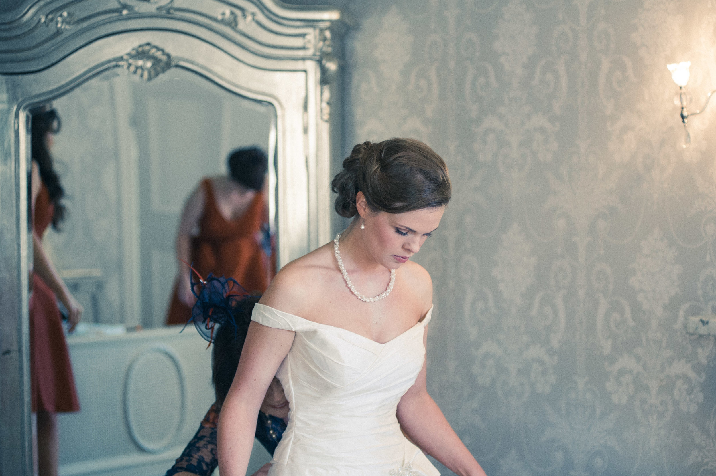 Prestwold Hall, Loughborough. Elegant Bride. Coales Capture Wedding Photography 