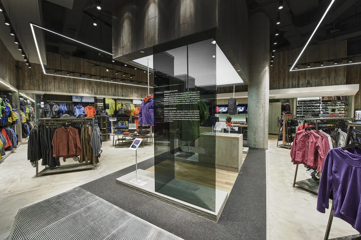 Arcteryx_Montreal_1a.jpg