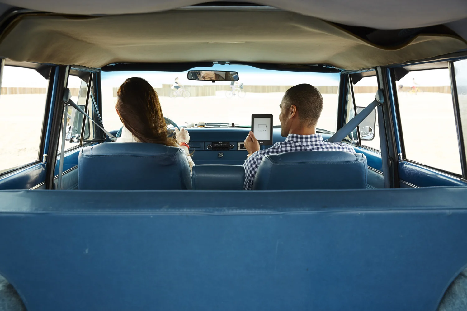 Amazon_PeopleInCar_WithKindle-1500.jpg