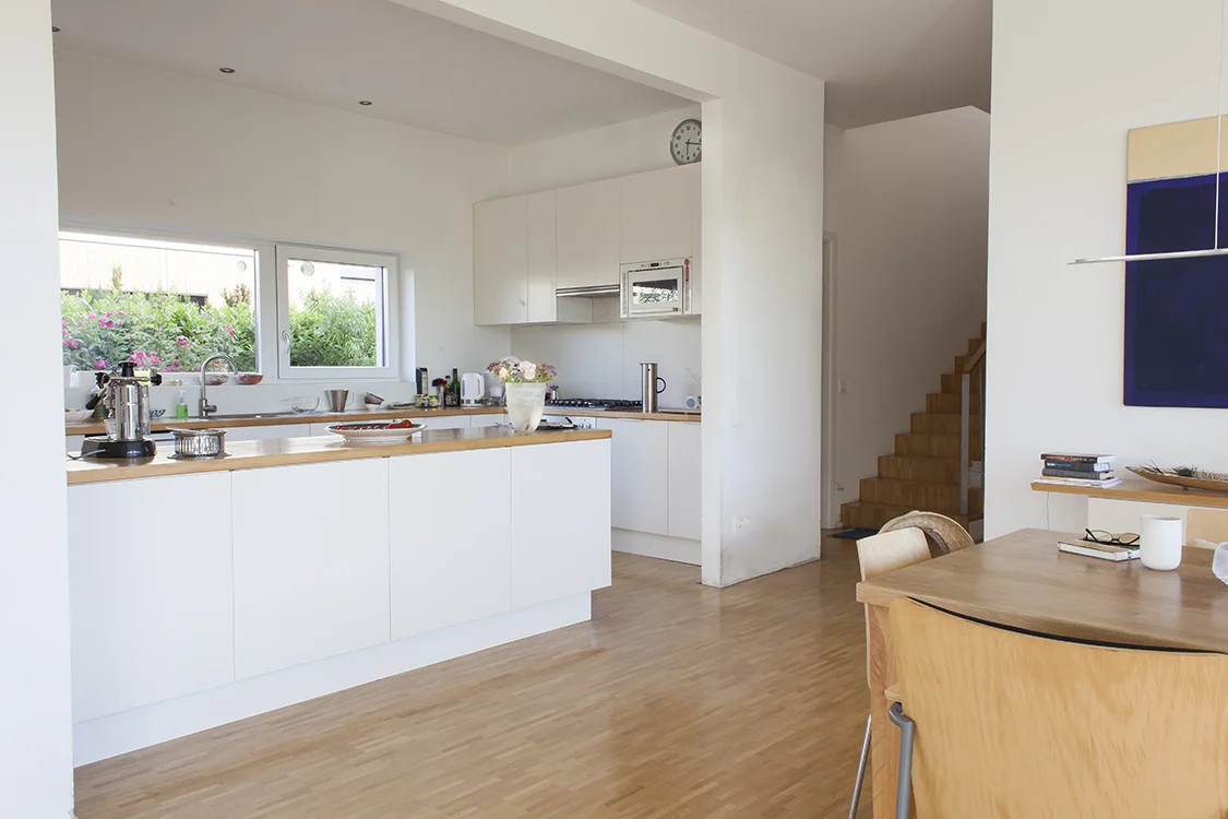 modern_home_16s.jpg