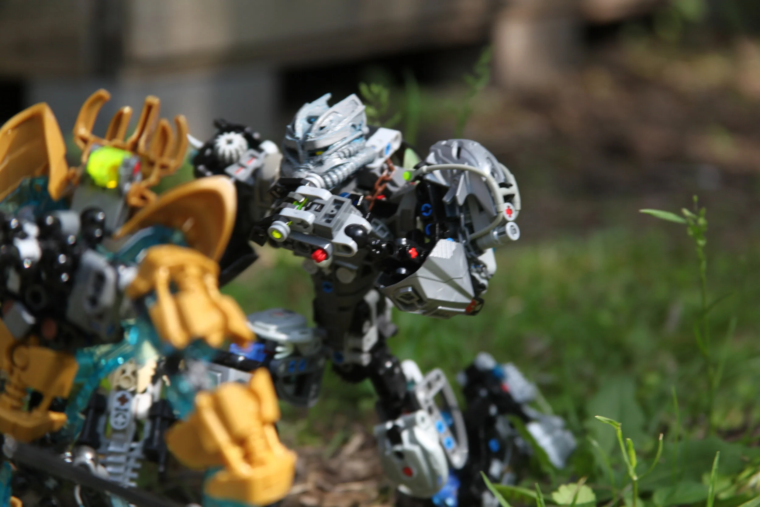  Sylus;”…So you wanna tussle little man? those be some fightin words from a someone like yo-”  