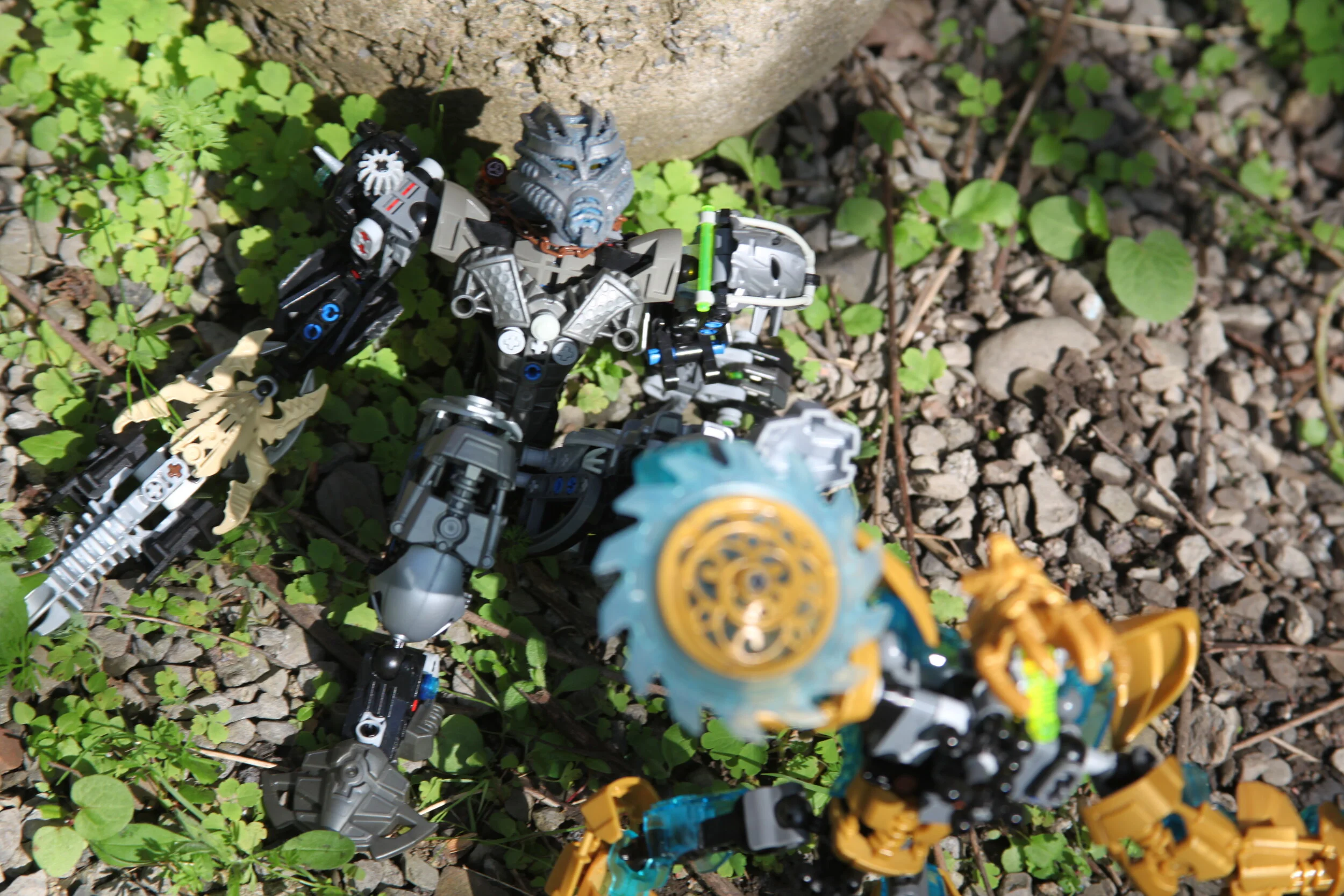  Sylus:”Sorry ya golden snowflake, but ya gotta chill for a sec, can you do that for me?  (Sylus delivers a kick right into Ekimu”s chin knocking off his mask and him unconscious) 