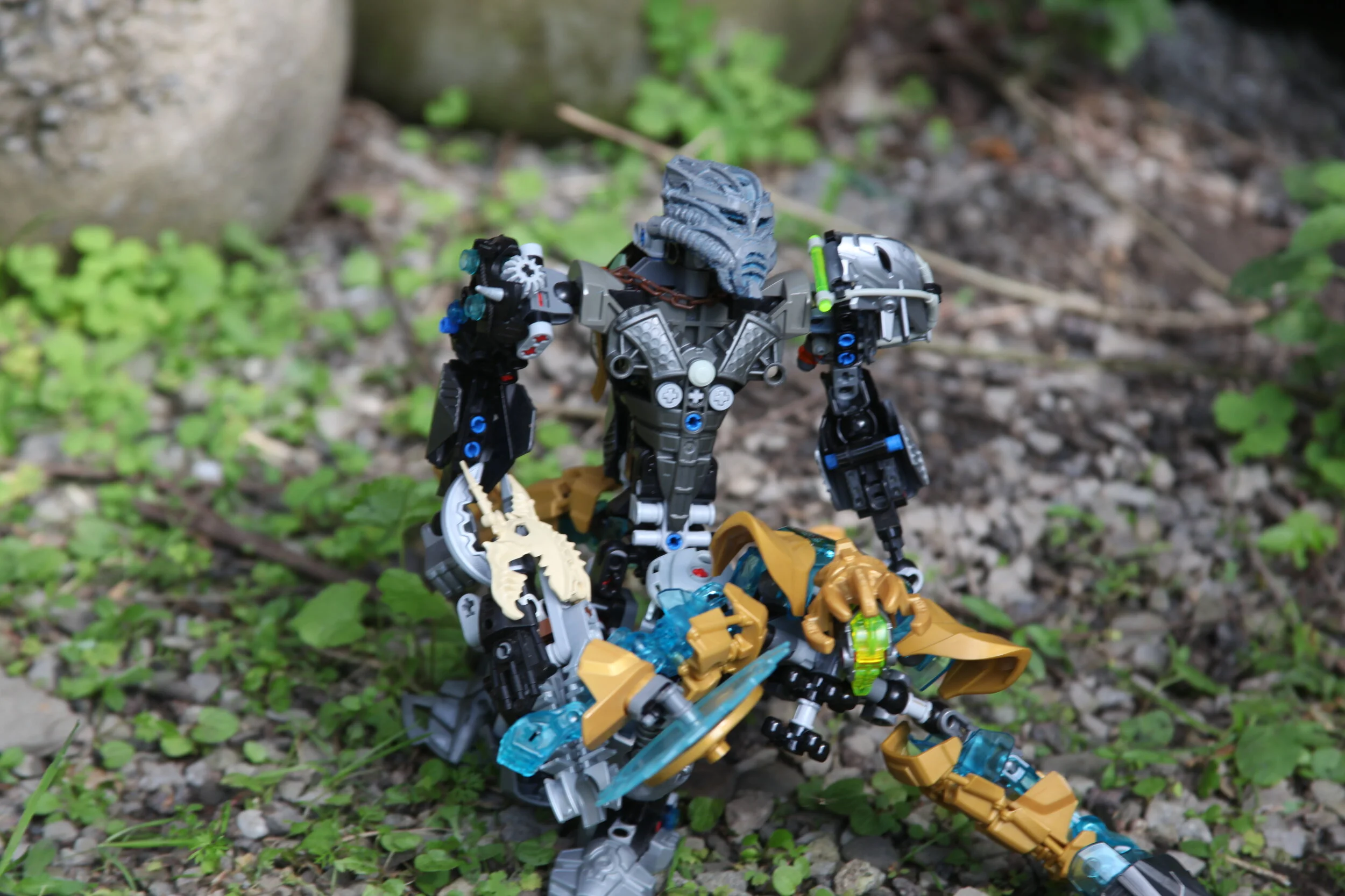  (Sylus kneels down to pick up the unconscious Ekimu)  Sylus:”We gotta leave, now!” 