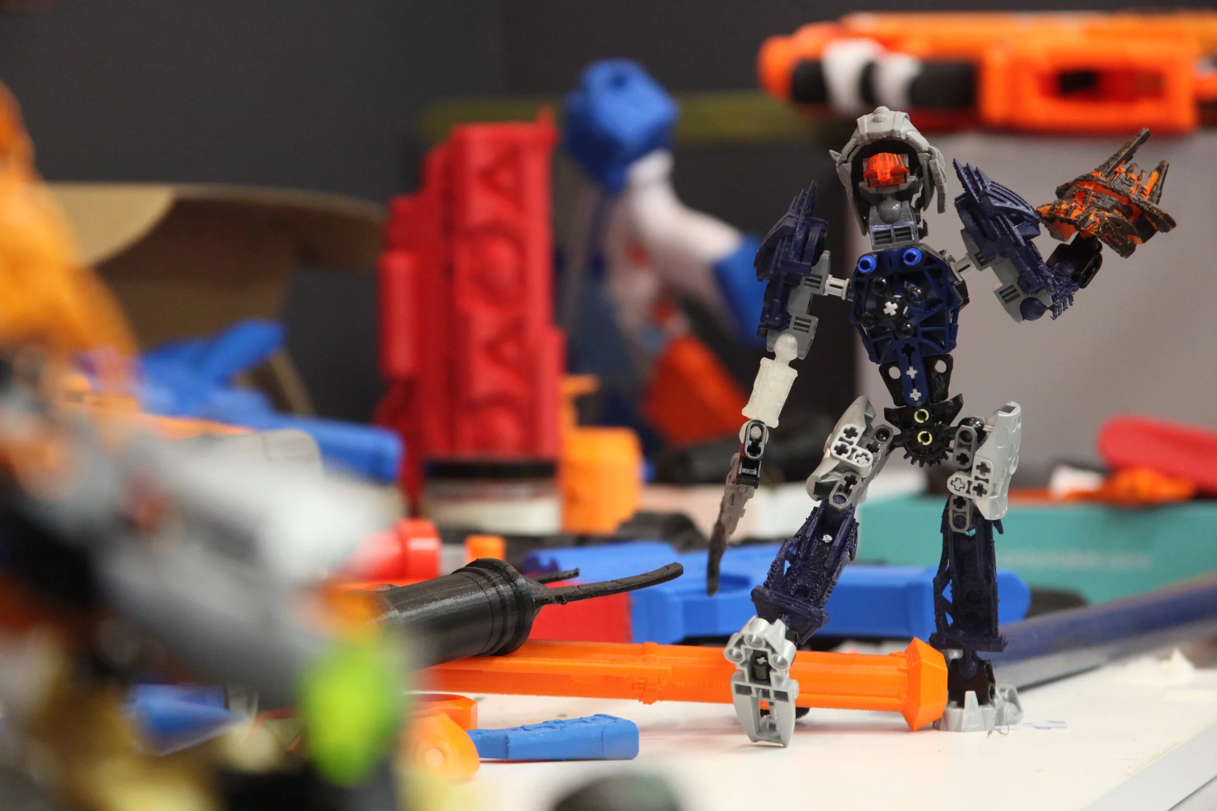  Tuyet;”You, freak…kill him but take his hammer…Karzahni needs proof when I return…” 