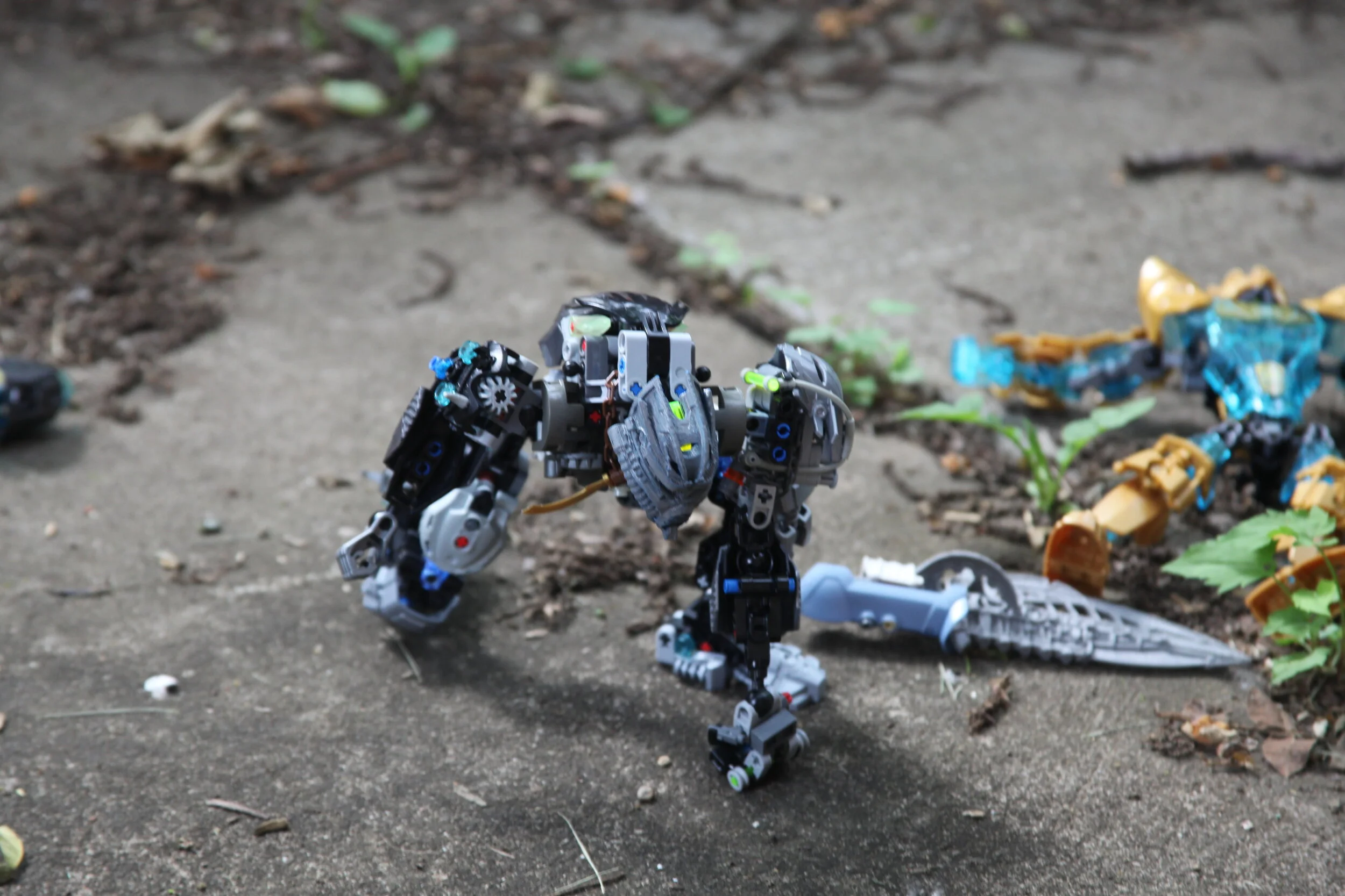 Sylus:”Get through this!”  (Sylus activates his Kanohi mask of inertia and freezes in place) 