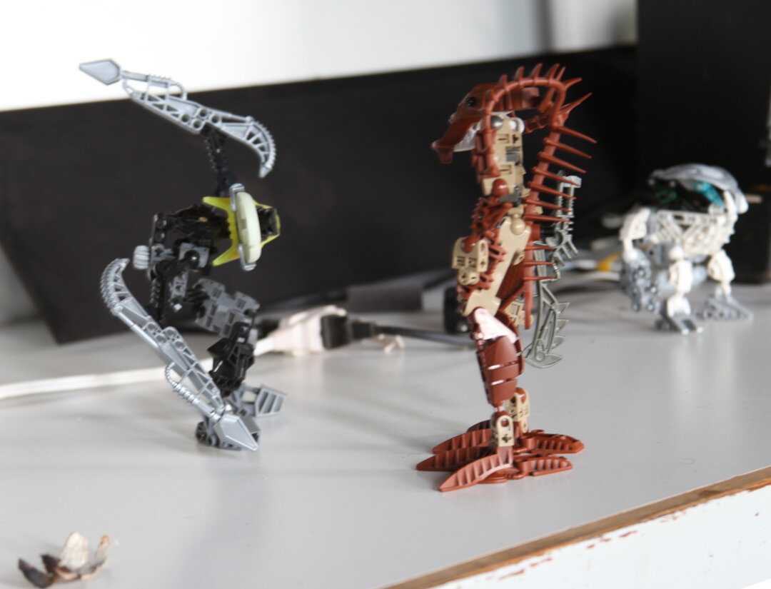 (the vahki unfolds into a bipedal stance)