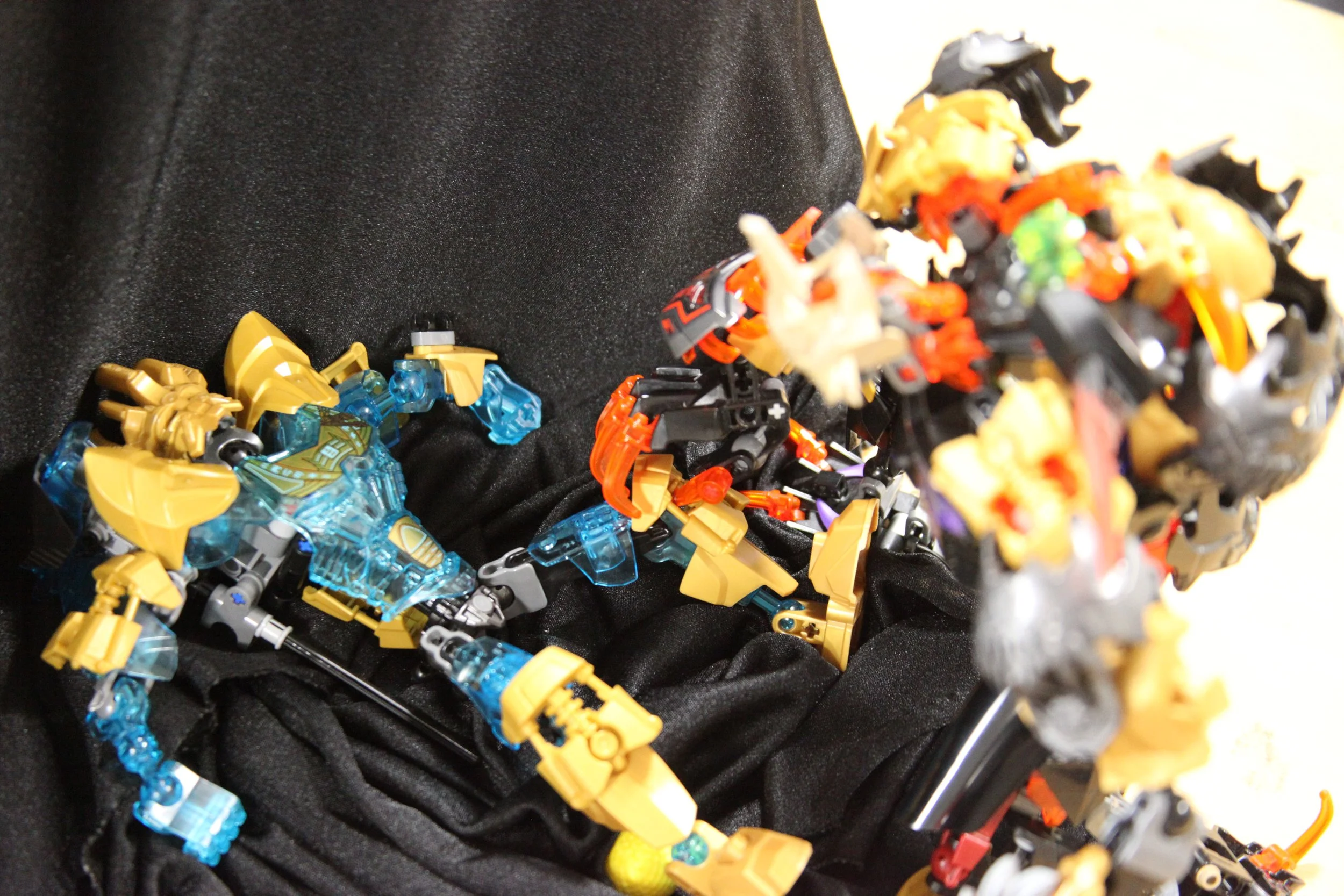  Makuta2:”Brother! Brother! are you alright? speak to me!” 