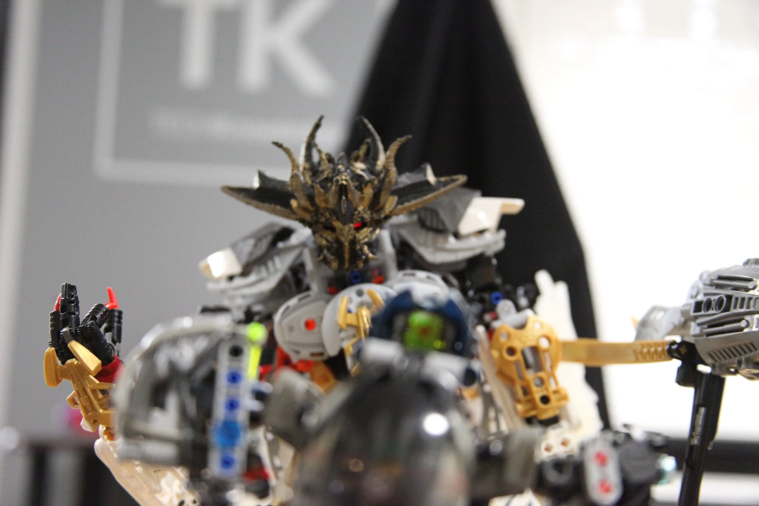  Sylus:”Then…why? why all this…”  Karzahni:”Because look around you, this place, this universe…it’s all falling apart, your Great Spirit failed you! let this world fall into darkness despair! NO! this world needs a caretaker, a proper ruler, A GOD.” 