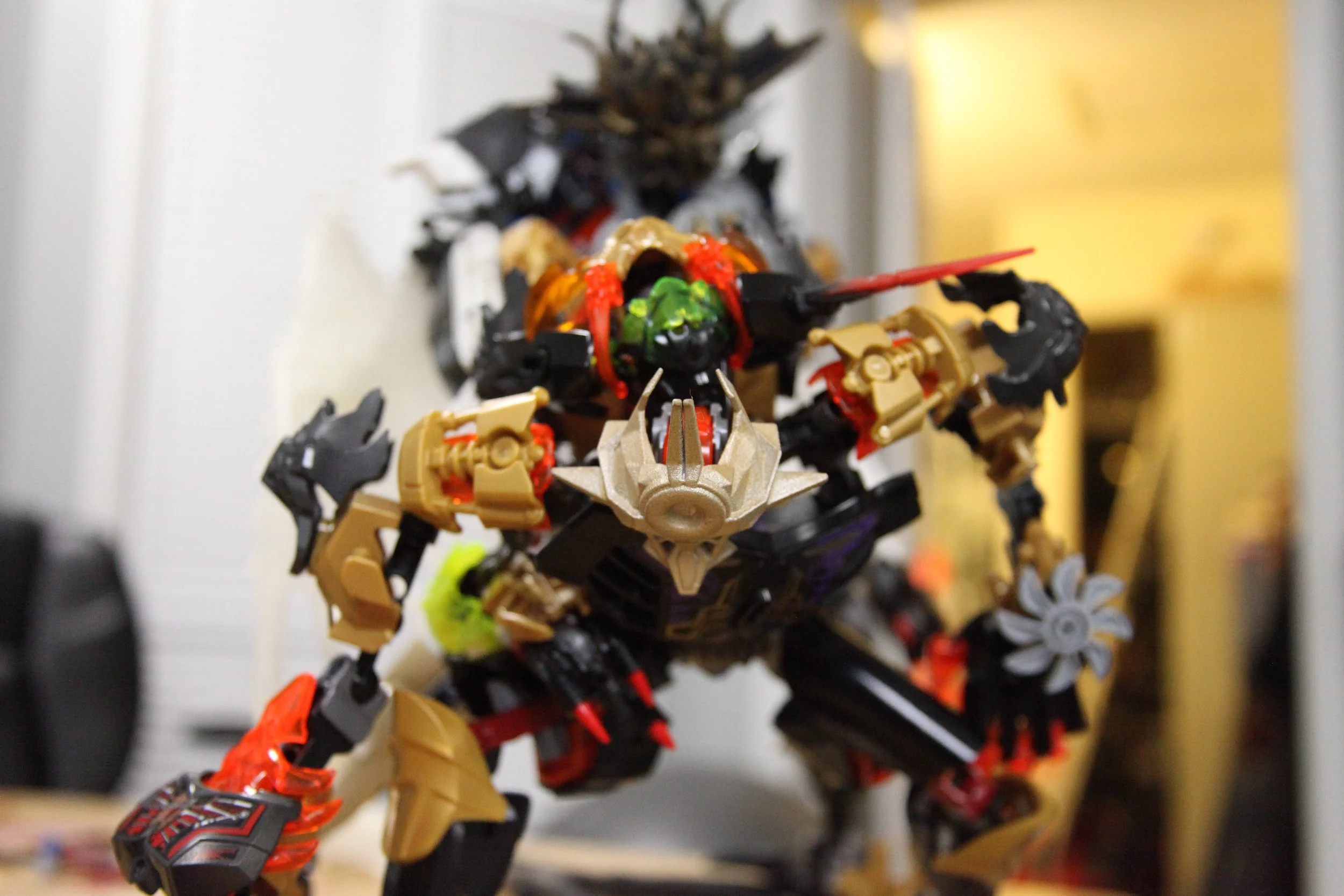  Makuta2:”T-tell…my br-brother…Ekimu…” 